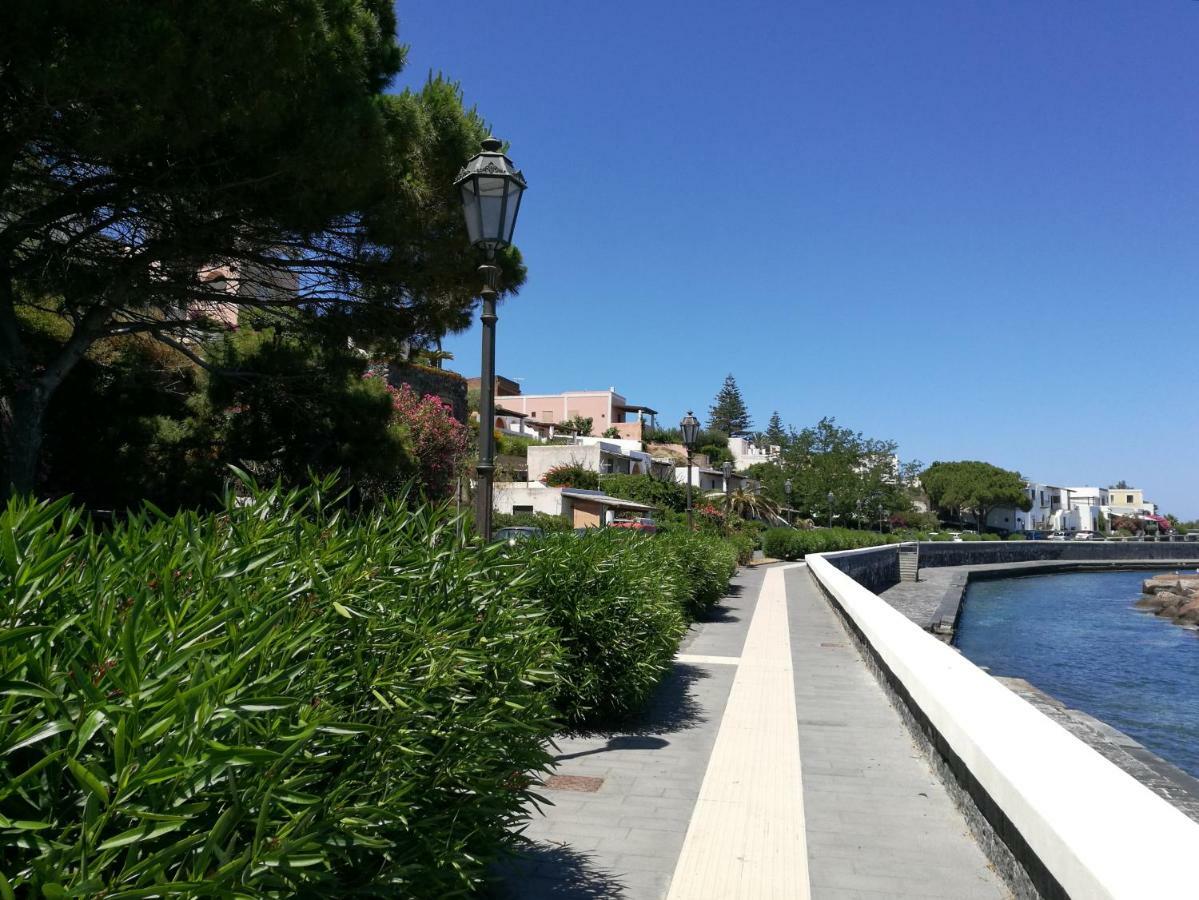 La Casa Di Via Lungomare Villa Santa Marina Salina Bagian luar foto